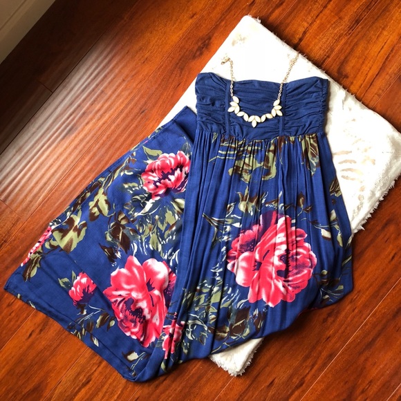 Dresses & Skirts - 🛍🎈Sale🎈🌺Maxi dress
